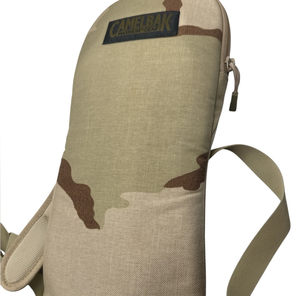 Camelbak Maximum Gear Desert Camouflage Thermobak Water Hydration Slingback